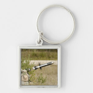 Porte-clés soldats mettant le feu à un javelot FGM-148