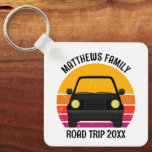 Porte-clés Spring Break Road Trip Sunset Customized<br><div class="desc">Cool custom road trip keychain for spring break or summer vacation with your family or friends. Personalize with your last name or group above the retro sunset and car silhouette. Perfect keepsake souvenir for a trip to a cottage or across the country. Drive off into the sunset.</div>