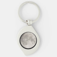 Superlune dans le ciel noir