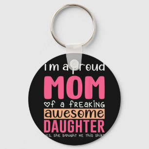 Porte-clés Un cadeau de chemise de maman fière de la part de 