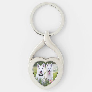 Porte-clés Un couple romantique de chiens qui se marient