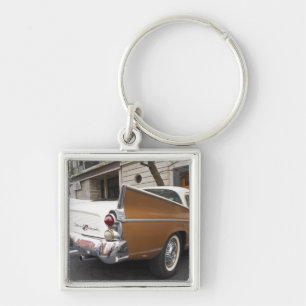 Porte-clés Une voiture classique Studebaker Silver Hawk garée