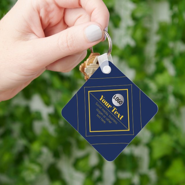 Porte-clés Votre logo et modèle de design personnalisable (main)