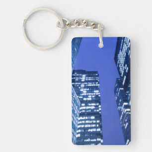 Porte-clés Vue ascendante Defocused des fenêtres d'immeuble