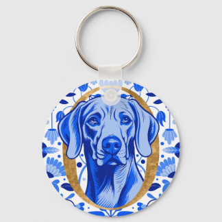 Porte-clés Weimaraner peering thru the letter "O" in Gold