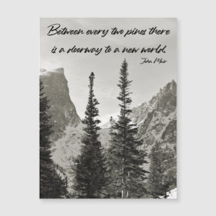 Porte d'un nouveau monde dans les montagnes