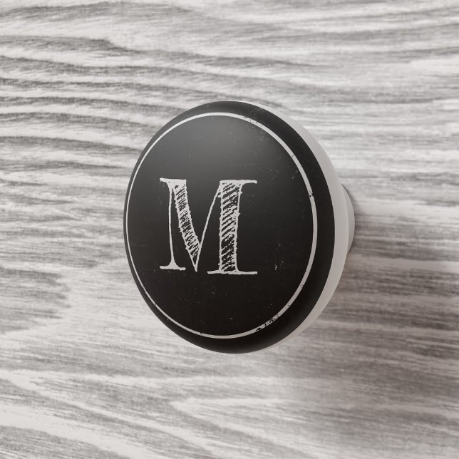 Porte En Céramique Bouton de tiroir monogramme noir et blanc rustique (A simple black and white rustic monogrammed ceramic knob for all your ceramic knob needs)