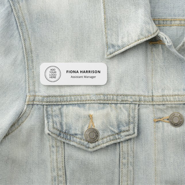 Porte-nom Ajouter un logo minimal pour les employés (En situation)