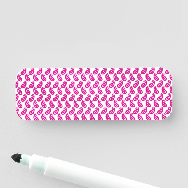 Porte-nom arrière - plan rose et blanc avec motif (En situation)