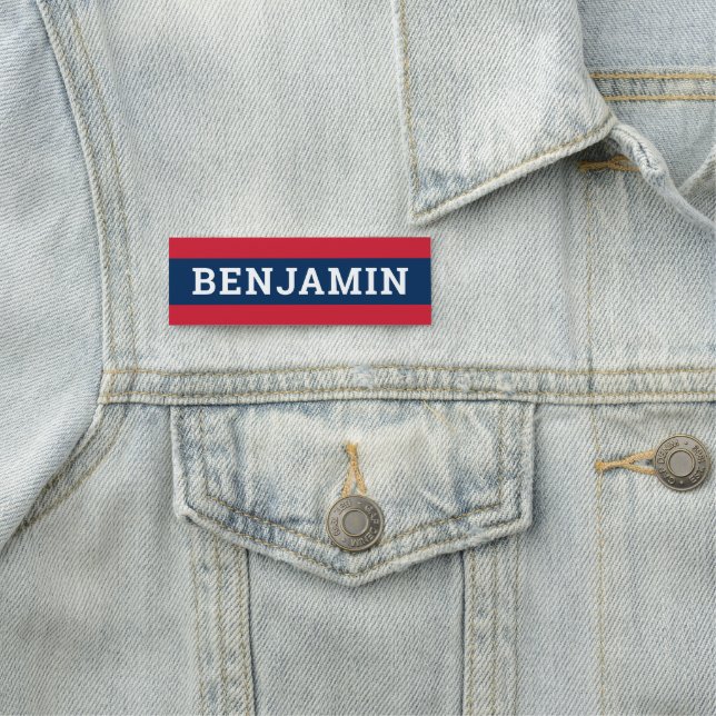 Porte-nom Bleu et rouge marine avec police Preppy (En situation)