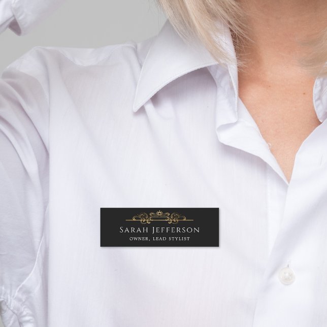 Porte-nom Élégant Flûte à huile or noir classique employé (Mockup View)