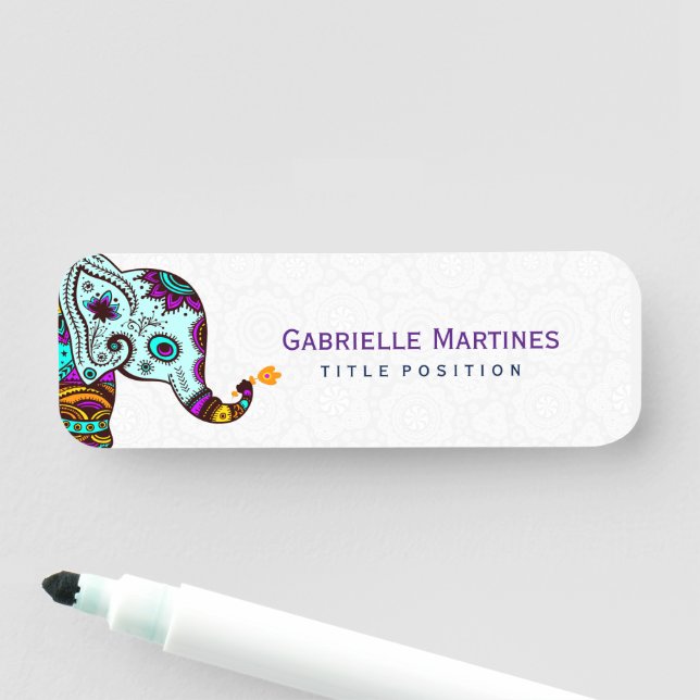 Porte-nom Eléphant floral rétro coloré et Arrière - plan noi (En situation)