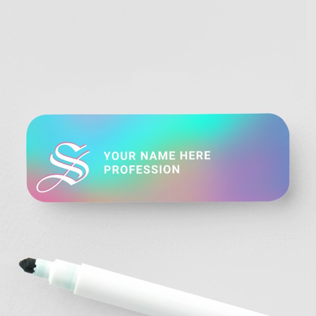 Porte-nom Holographique Wonderland | Effacement sec monogram (En situation)