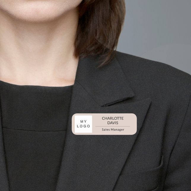 Porte-nom Logo d'entreprise beige employé moderne (Créateur téléchargé)