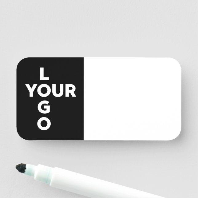 Porte-nom Logo vertical personnalisé sur l'effacement sec ré (En situation)