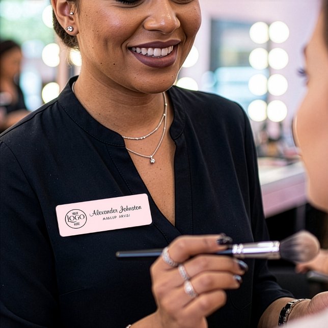 Porte-nom Marque Employé Rose Pâle Avec Logo (Blush Pink with Black Script Makeup Peronalized Name Tag)