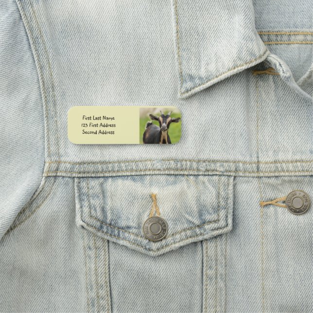 Porte-nom Personnalisez cette adorable chèvre d'élevage (En situation)