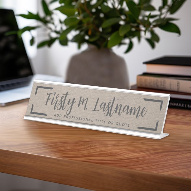Porte-nom Pour Bureau Burlap rustique avec calligraphie de script de fer (Personalized Desk Sign with Name and Title - Custom Executive Name Plate)
