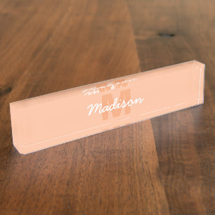 Porte-nom Pour Bureau Couleur pêche pastel cool avec nom de monogramme p