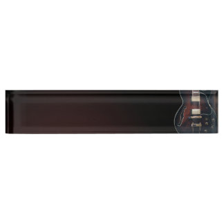 Porte-nom Pour Bureau Guitare Électrique Sur Fond Noir