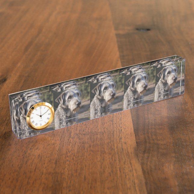 Porte-nom Pour Bureau Irish Wolfhound Je Ne Suis Pas Amusé, (Taille)