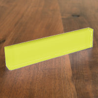 Les formes géométriques jaunes et oranges sont dis