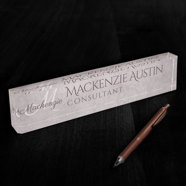 Porte-nom Pour Bureau Matte de quartz rose | Monogramme rose Dusty Mauve (Créateur téléchargé)