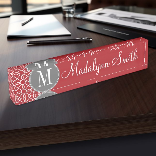 Porte-nom Pour Bureau Monogramme de Motif géométrique rouge et gris (Personalized Name Plate for the Office, School or Home)