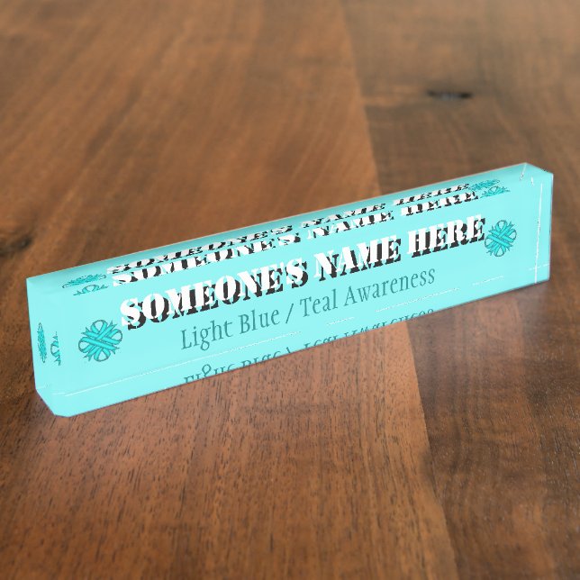 Porte-nom Pour Bureau Ruban de trèfle bleu/Turquoise par Kenneth Yoncich (Taille)