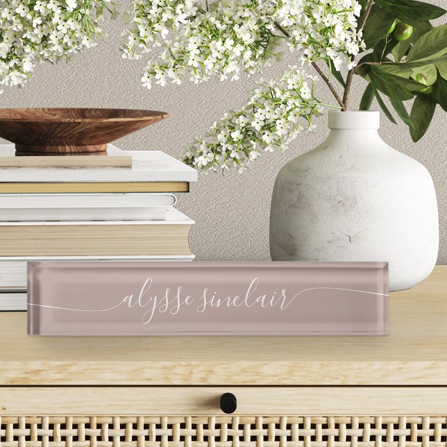 Porte-nom Pour Bureau Script de calligraphie élégante de rose Taupe (Créateur téléchargé)