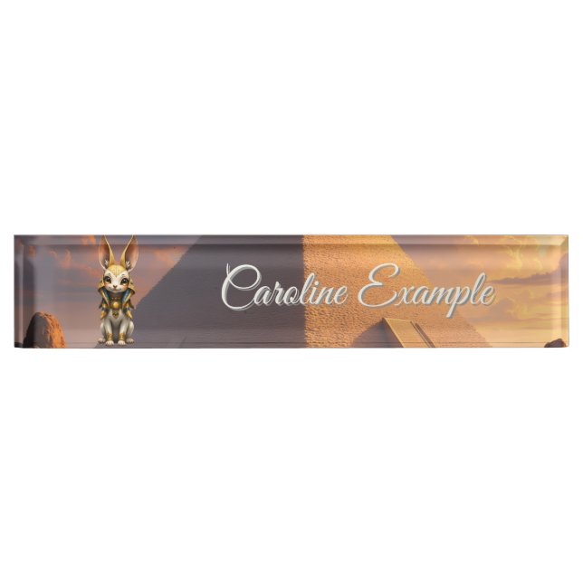 Porte-nom Pour Bureau Sunlit Guardian – Desert Relic Bunny. (Devant)