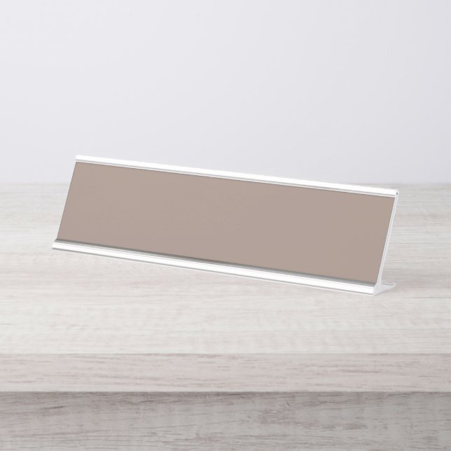 Porte-nom Pour Bureau un mur marron avec une horloge (Devant)