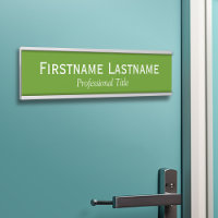Nom vert et blanc et titre professionnel