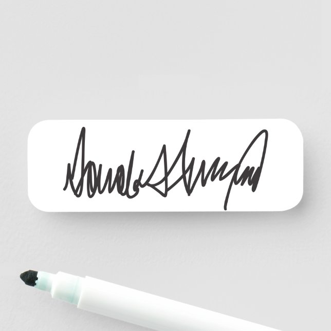 Porte-nom Signature Trump  (En situation)