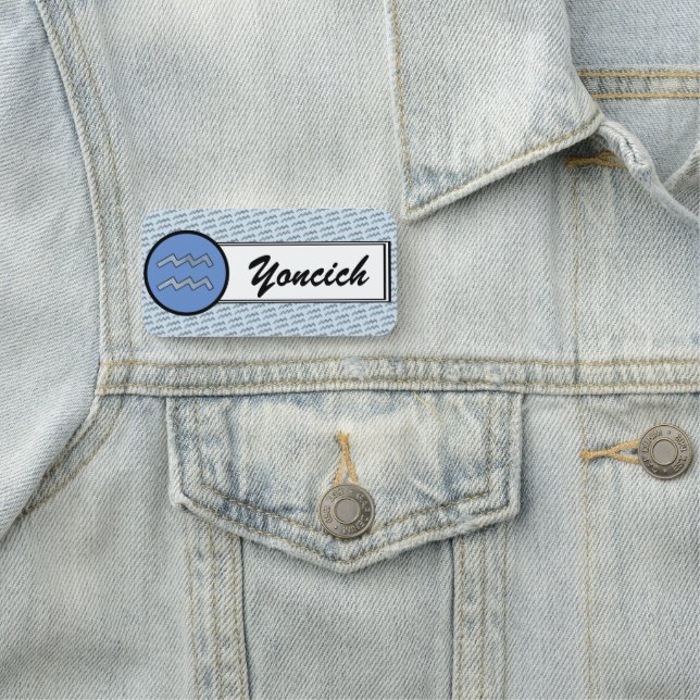 Porte-nom Symbole Zodiaque Aquarius Élément par K Yoncich (En situation)