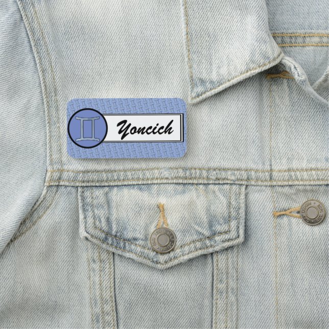 Porte-nom Symbole Zodiaque Gemini Élément par Kenneth Yoncic (En situation)