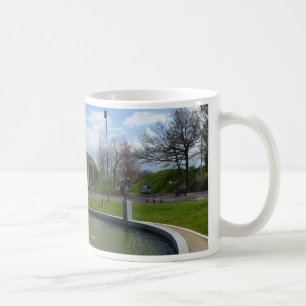 Porte panoramique et fontaine Naarden Mug