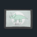 Portefeuille À 3 Volets Dinosaure Cool de Doodle Triceratops<br><div class="desc">Ce design cool fait partie d'une collection de dinosaures mignons pour les vêtements et accessoires de petit garçon. Ce dessin pour enfants présente un dinosaure de doodle Tricératops dessiné à la main et peut être personnalisé avec le nom de votre garçon. Consultez notre magasin pour découvrir d'autres créations de dinosaures...</div>