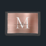 Portefeuille À 3 Volets Élégant Rose or brossé monogramme métal brossé Scr<br><div class="desc">Élégant Rose Or brossé Monogramme métallique Script Tripli Wallet</div>