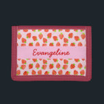 Portefeuille À 3 Volets Joli Motif de crème de fraise Personnalisé<br><div class="desc">Ce joli design girly pour les gourmands ou les amateurs de fruits a un motif de fraise qui est fait avec un effet dégradé / aquarelle. Les fraises reposent sur un arrière - plan rose pâle, légèrement moucheté. Il y a une bannière rose où vous pouvez ajouter vos détails personnels...</div>