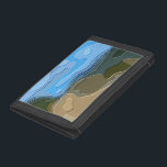 PORTEFEUILLE À 3 VOLETS LES MONTAGNES<br><div class="desc">Un design abstrait lumineux et coloré d'une vue sur la montagne,  avec ciel bleu,  roche et arbres.</div>