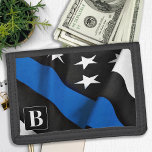 Portefeuille À 3 Volets Ligne Bleue Mince Police personnalisée<br><div class="desc">Porte-peigne en Ligne Bleue Mince - Drapeau américain dans les couleurs Police Drapeau, design en détresse. Personnalisez avec le nom de l'officier de police. Ce porte-monnaie de police personnalisé est parfait pour les familles policières et policières et tous ceux qui les soutiennent. Un merveilleux cadeau de retraite de la police...</div>