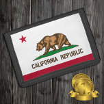 Portefeuille À 3 Volets Mode drapeau californien, patriotes américains / s<br><div class="desc">Patriotic Wallets avec États-Unis de la mode californienne avec drapeau californien - amour mon pays,  cadeaux de voyage,  anniversaire grand-père,  patriotes nationaux / fans de sport</div>