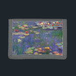 Portefeuille À 3 Volets Monet Water Lilies Chef-d'oeuvre Peinture<br><div class="desc">Monet Water Lilies - Ce tableau Monet classique a été peint par Claude Monet en 1916. Il fait partie de sa célèbre collection de nénuphars où il peint dans son jardin à Giverney,  France. Un tableau de chef-d'oeuvre.</div>