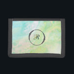 Portefeuille À 3 Volets Monogramme iridescent blanc jaune vert de *~*<br><div class="desc">Ajoutez une certaine beauté abstraite à la façon dont vous portez l'argent. L'arrière - plan se compose de divers verts avec différentes nuances de jaune et également d'un certain blanc. Un cadre de diamant noir de faux est là pour votre initiale. Note : Vous pouvez changer la police et la...</div>
