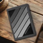Portefeuille À 3 Volets Motif de bande rétro noir gris vintage vibe<br><div class="desc">Ajoutez votre nom à ce design masculin avec des rayures audacieuses. Un design rétro avec une police d'inspiration les années 70 et un motif minimal. Toutes les couleurs peuvent être modifiées. Créez le vôtre et changez les couleurs en votre combinaison préférée.</div>