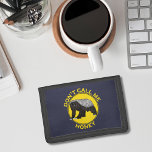 Portefeuille À 3 Volets Ne m'appelez pas Honey Badass Honey Badger Yellow<br><div class="desc">Les femmes sont fortes et les blaireaux de miel aussi 'Ne m'appelez pas miel'. Ce design amusant, jaune et féministe est idéal pour les femmes puissantes. Cette conception célèbre le fait que les blaireaux de miel n'abandonnent jamais et ils sont si durs qu'ils peuvent faire face aux environnements les plus...</div>