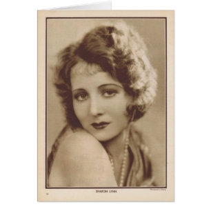 Portrait de cru de Sharon Lynn