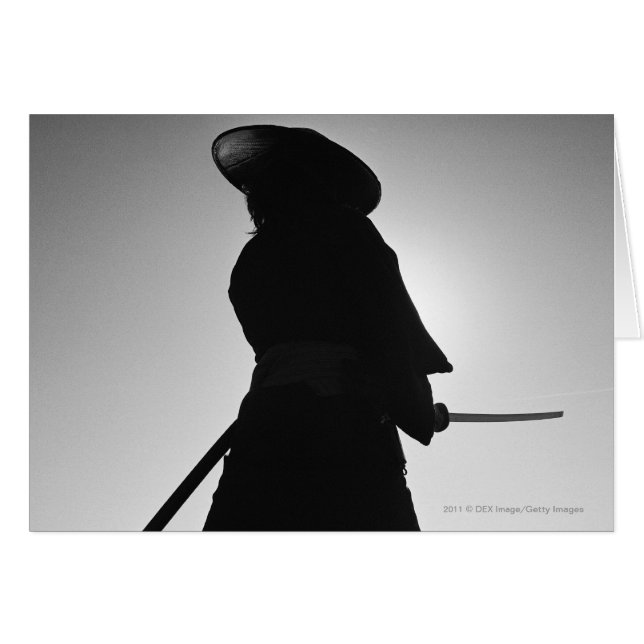 Portrait d'un guerrier samouraï tenant une épée (Devant horizontal)