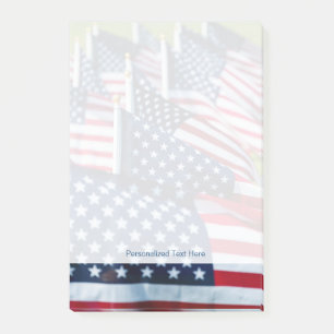Post-it® 400 drapeaux flottant fièrement dans un champ